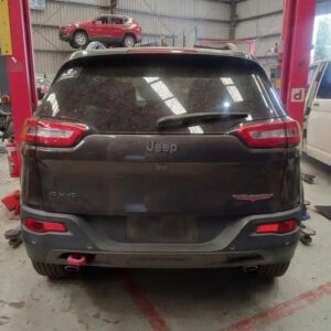 Jeep, Cherokee Left Taillight Kl In Body 02/14 03/18